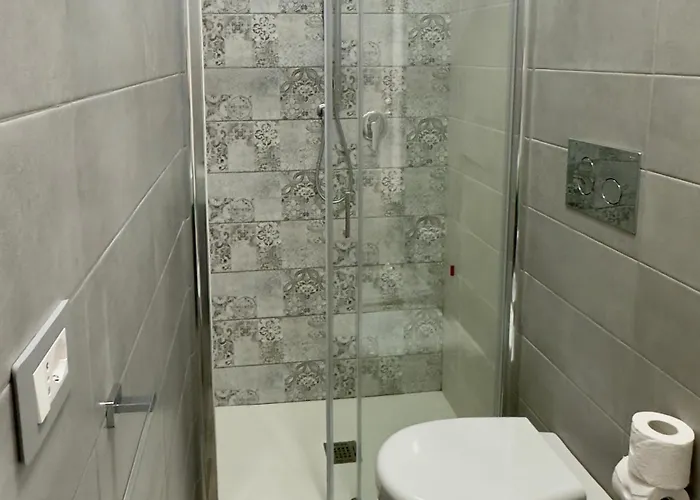 Leonardo בית הארחה 4*